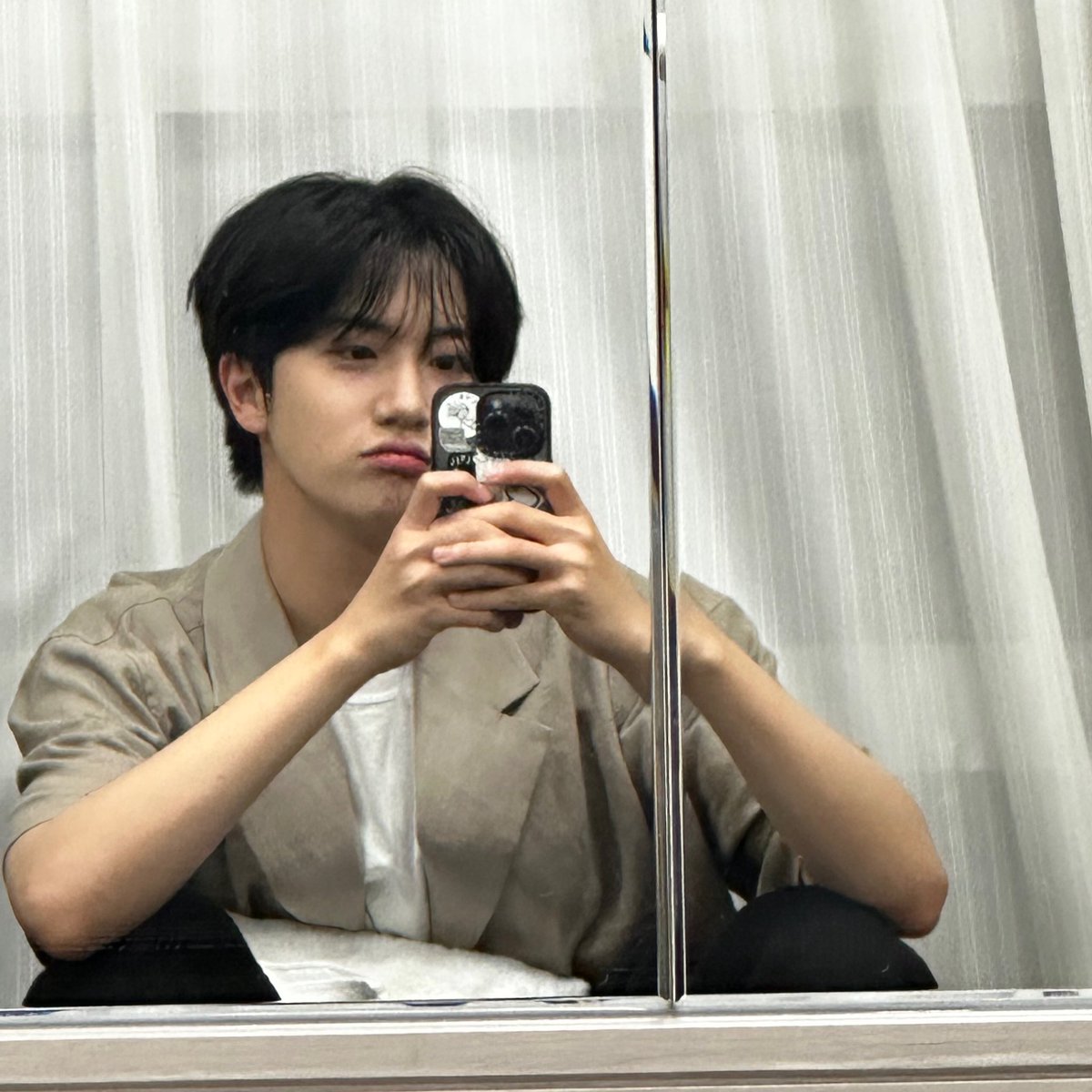 CravityUnicafe's tweet photo. Wonjin 🫧

“I love you ❤️” https://t.co/UEBcKwLWjW