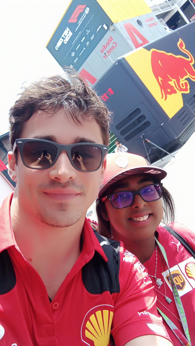 CL16_Atleti's tweet photo. .@Charles_Leclerc Thank you for taking time for the picture and signing my Monegasque flag today.
Merci pour ta dispo et ta gentillesse comme toujours ❤️ Une remontada pour demain en course. Garde la tête haute champion 🙏❤️ #SpanishGP #Charles16 #CharlesLeclerc https://t.co/rUjViGdhx0