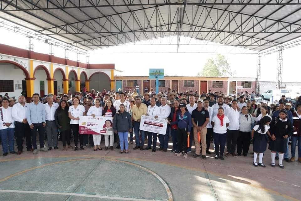 ElTigredFormula's tweet photo. Santiago Nundiche, pueblo mixteco #TerritoriosBienestar, de los 100 municipios del proyecto estrategico de atención del Gob. Salomón Jara Cruz, quien junto con @Nino_Morales1, buscan beneficiar a los mas pobres, en la #PrimaveraOaxaqueña, #SomosUnPuebloTransformandoSuHistoria https://t.co/jNUpYJjAfe