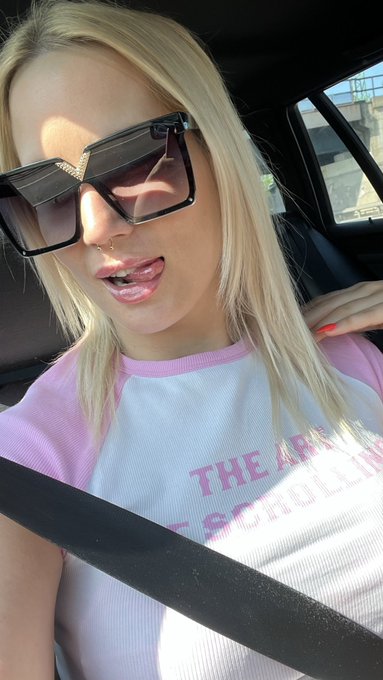 Juicy lips, isn&rsquo;t it? 🤫🤭 https://t.co/NDZeoSsHHa<a href="/tag/hungary"class="tags"><span>#hungary</span></a><a href="/tag/k%C3%A9kestet%C5%91"class="tags"><span>#k&eacute;kestető</span></a><a href="/tag/1014km"class="tags"><span>#1014km</span></a>