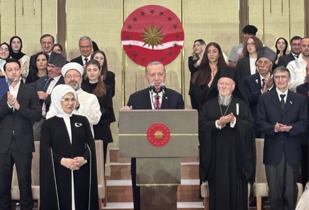 mtevfikkurtuncu's tweet photo. Türkiye Yüzyılı'nda başladı "Kardeşlik Seferberliği". 🇹🇷 Heyecanlıyız, arzuluyuz, inançlıyız... Boğazımız mutluluktan düğümleniyor. Ülkemiz ve tüm gönül cografyamızla birlikte yeni bir dönem başlıyor! @RTErdogan https://t.co/7u7fb6DLop