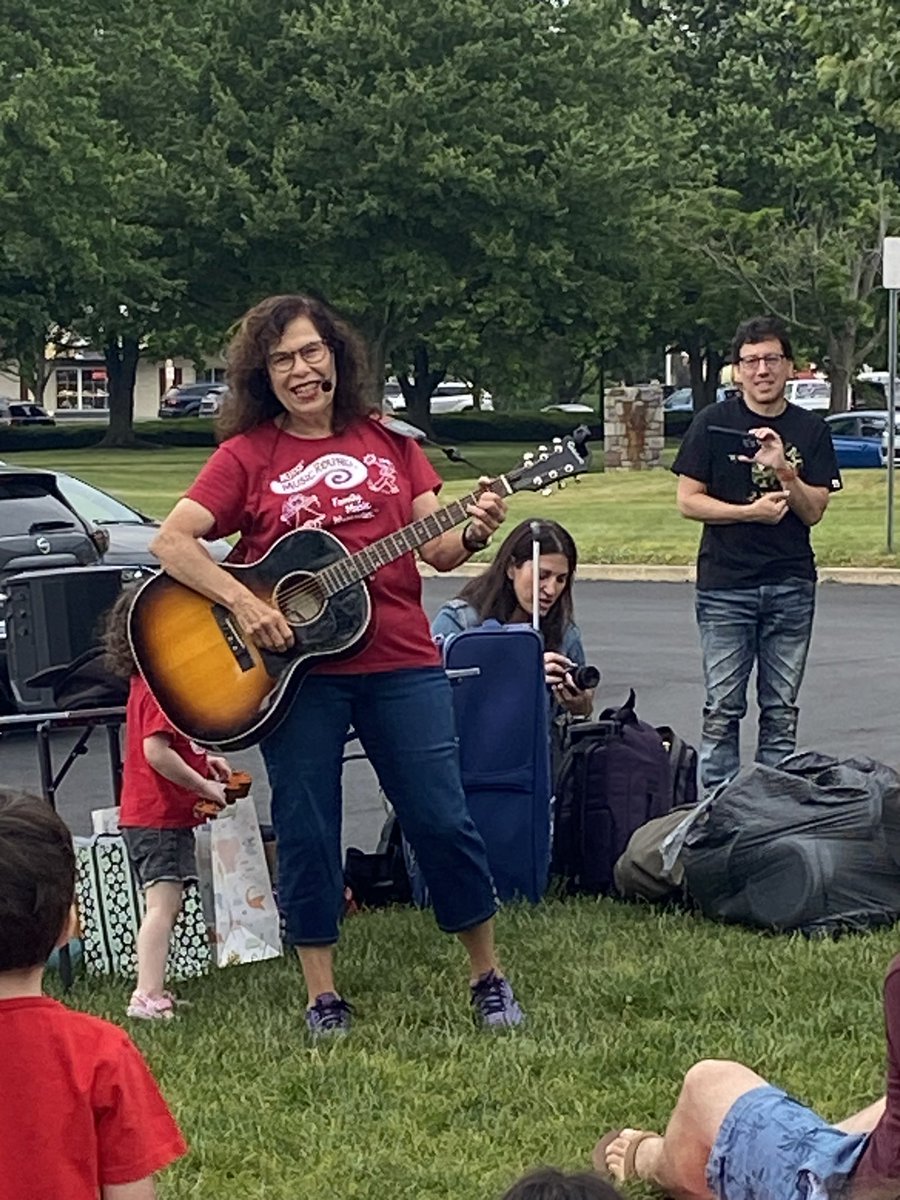 SenSantarsiero's tweet photo. It is hard to believe Miss Marilyn’s Music Round is ending after 25 years. During her last class today, hundreds of families attended to wish Miss Marilyn well, and I was honored to present her with a Senate citation celebrating her years of work in our community. https://t.co/SAL2NeguN4