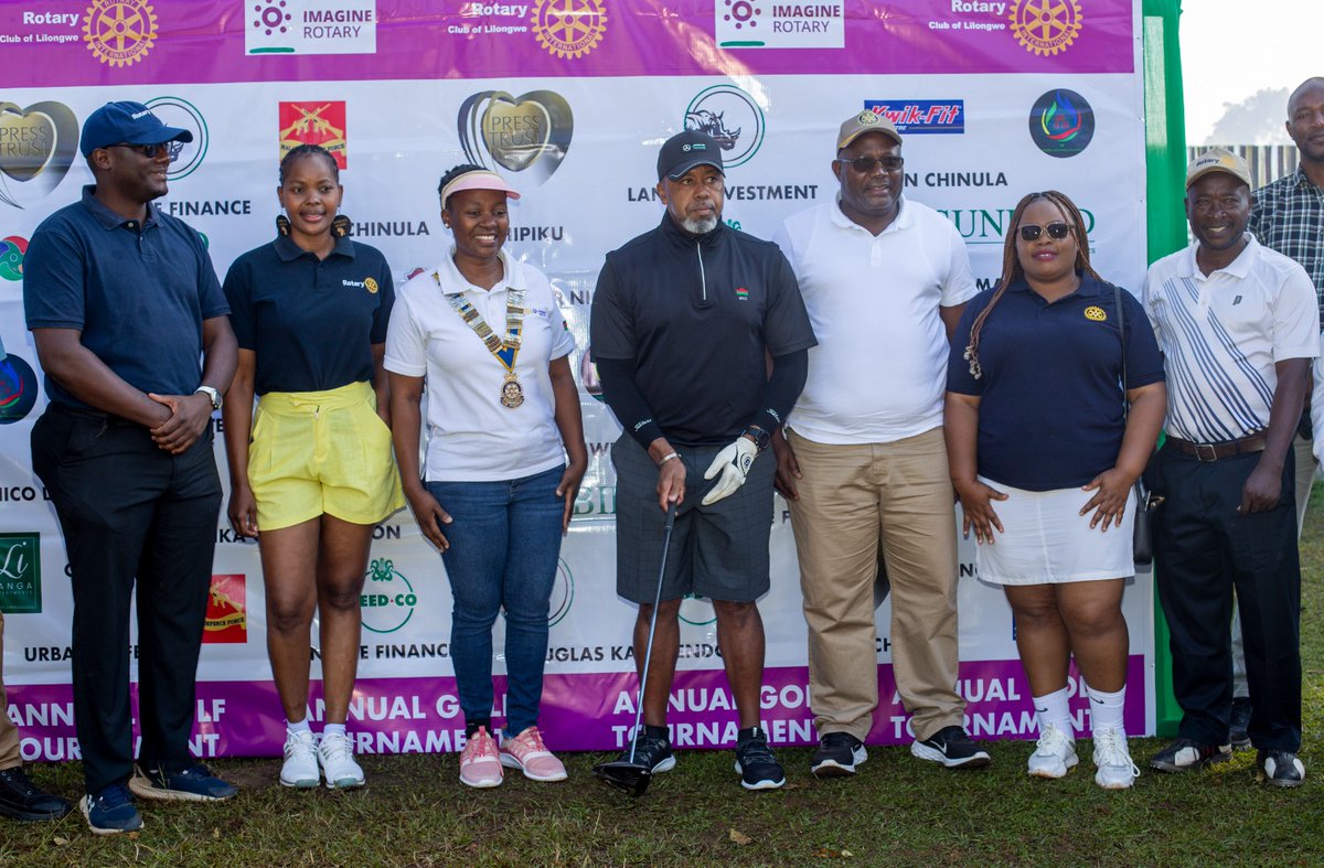 SikweseMargaret's tweet photo. Day well spent: Rotary Club of Lilongwe fundraising for Dental and Fistula services. Grateful to the Rt Hon Dr Saulos K Chilima for the support. Press Trust Thank you!! https://t.co/jtunnbMV1z
