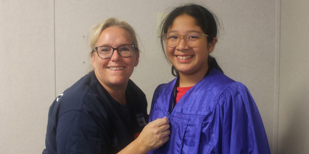 RainbowDaysInc's tweet image. VOLUNTEERS are needed to help support our #STEM camp, Kids' University! 🎓 Each year, around 200 children residing in area shelters enjoy classes on science, math, arts and crafts as well as a graduation ceremony at a local campus in Dallas. Sign up: bit.ly/3MVH5oC