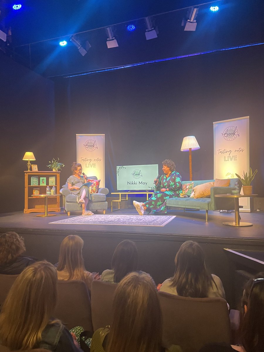 NikkiOMay's tweet photo. Wonderful day in Kenilworth at @the_book_taster event - Jenna is the perfect host and book people are the BEST people. Heading home with a happy heart. Thanks @alisonbarrow https://t.co/frmEFsl7AJ