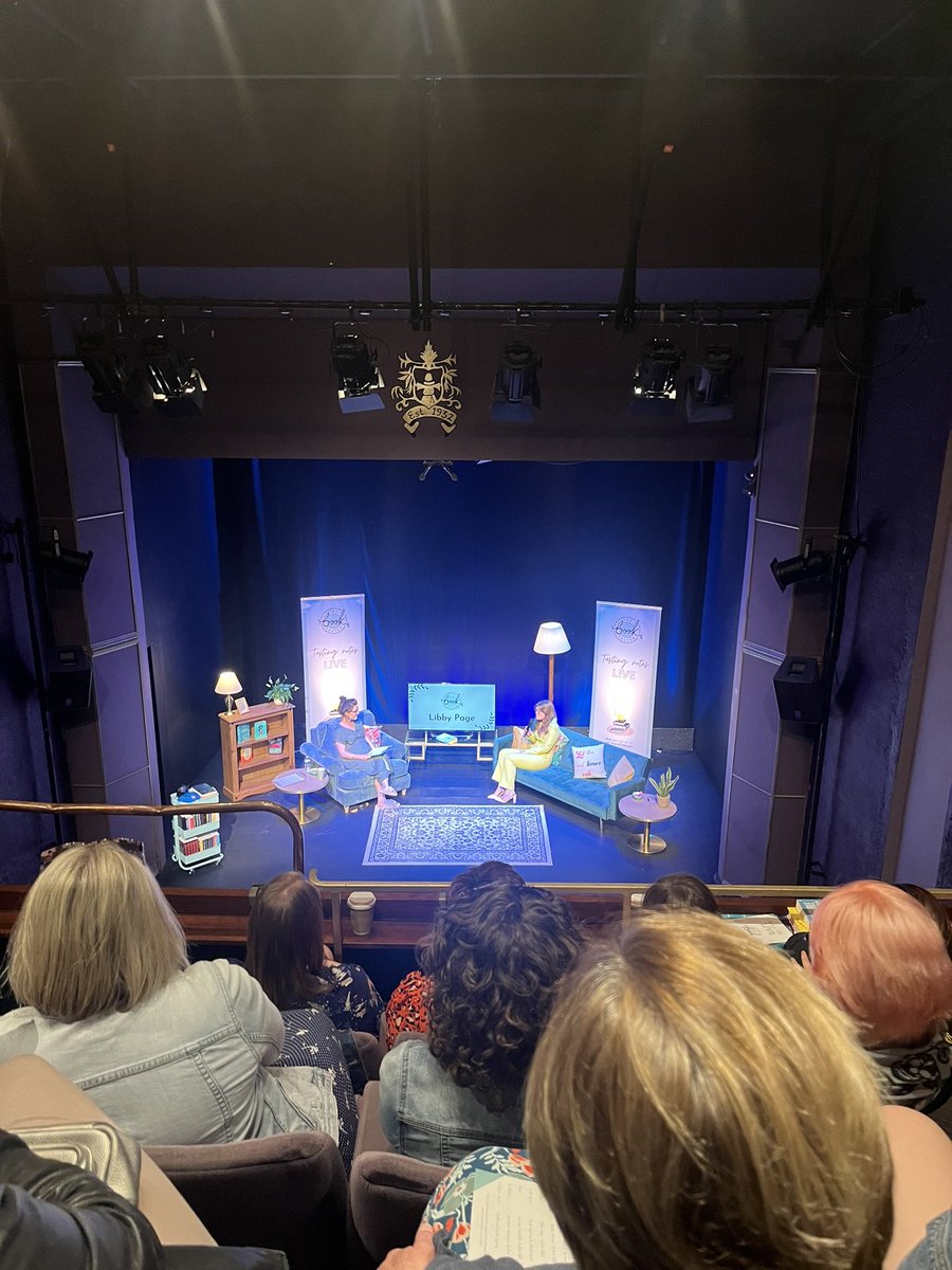 NikkiOMay's tweet photo. Wonderful day in Kenilworth at @the_book_taster event - Jenna is the perfect host and book people are the BEST people. Heading home with a happy heart. Thanks @alisonbarrow https://t.co/frmEFsl7AJ