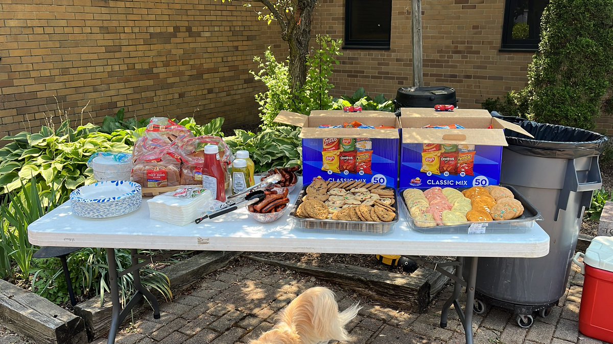 Parting Picnic for  <a href="/BeccaTacchite/">Becca ✞</a> and Miss Spaeth’s classes!