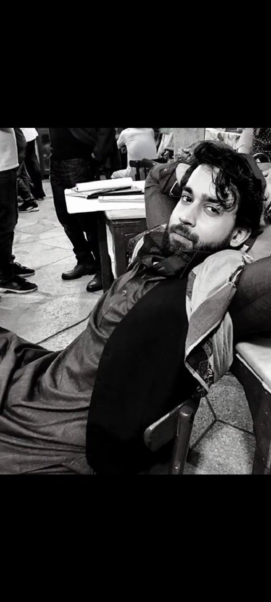 ECrazythere's tweet photo. My talented bean <<<
#HBDBilalAbbasKhan #BilalAbbasKhan https://t.co/xdfiayOVWb