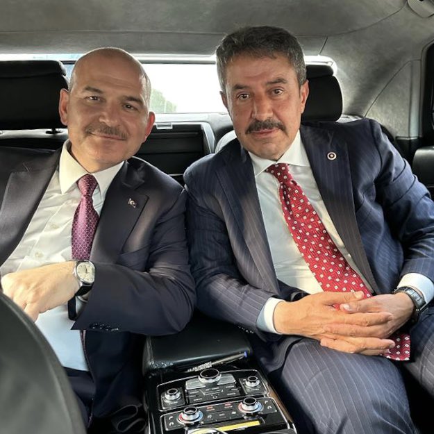 Ülkemizin özellikle güvenliği konusunda büyük emekleri olan ve bir çok başarıya imza atan değerli İçişleri Bakanımız Sayın <a href="/suleymansoylu/">Süleyman Soylu</a> ile bir araya geldik.  
Türkiye Yüzyılı yolunda kendisine başarılar dilerim. 
Rabbim eksikliğini göstermesin. 
#TürkiyeYüzyılı