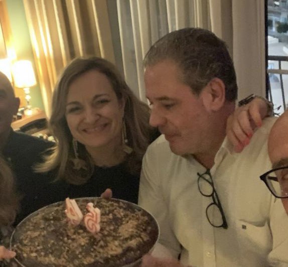 Un año más.
Me encanta celebrarlo todo🎂 Pero en esta ocasión, tengo que darle las gracias a mi ❤️
Gracias por darme tanto. TQ
Sumando momentos juntos.