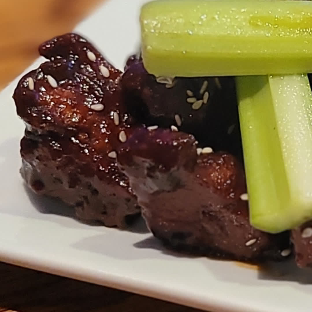urbanvegannyc's tweet image. Breaking the snack routine with these Korean BBQ wings!

 No ordinary appetizer!
These wings are a game changer..

#KoreanBBQWings 
#SnackUpgrade 
#WingCrush 
#veganapproved
#FoodieAdventure