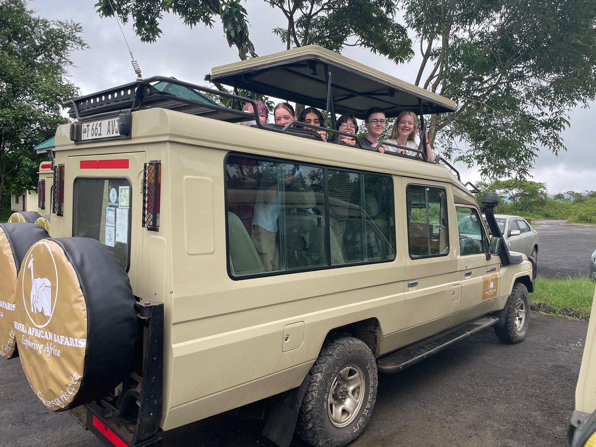 R6newsandviews's tweet photo. Safari day in Tanzania! 🇹🇿 #challengesabroad https://t.co/BYPswxMina