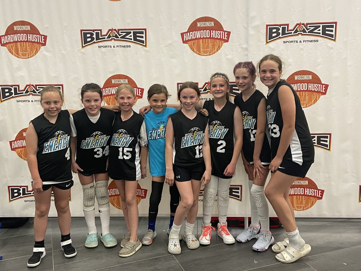 WisEnergyAAU's tweet photo. Final tourney of the year for the 10u Wisconsin Energy on Friday night. We played up in the 11u age group and went  1-2. Great season Girls!! https://t.co/zpp1yAQ3FK