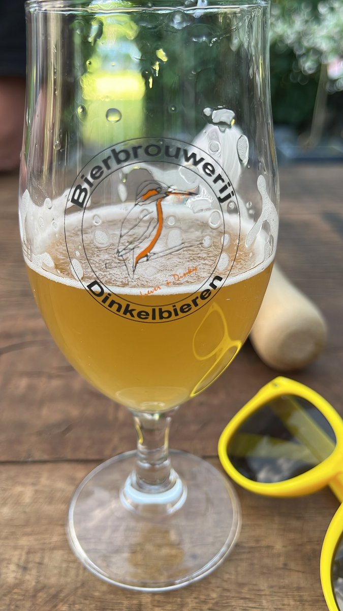 StegemanRobert's tweet photo. Op bezoek bij @dinkelbieren voor een rondleiding en natuurlijk een proeverij.
Super geregeld en heerlijke bieren. 
#teambuilding https://t.co/AywCUhYnOW