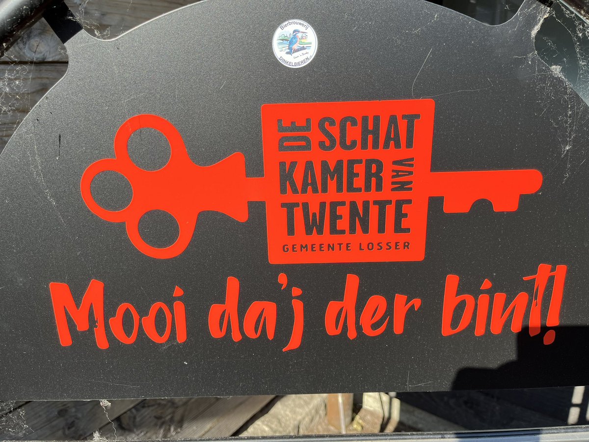 StegemanRobert's tweet photo. Op bezoek bij @dinkelbieren voor een rondleiding en natuurlijk een proeverij.
Super geregeld en heerlijke bieren. 
#teambuilding https://t.co/AywCUhYnOW