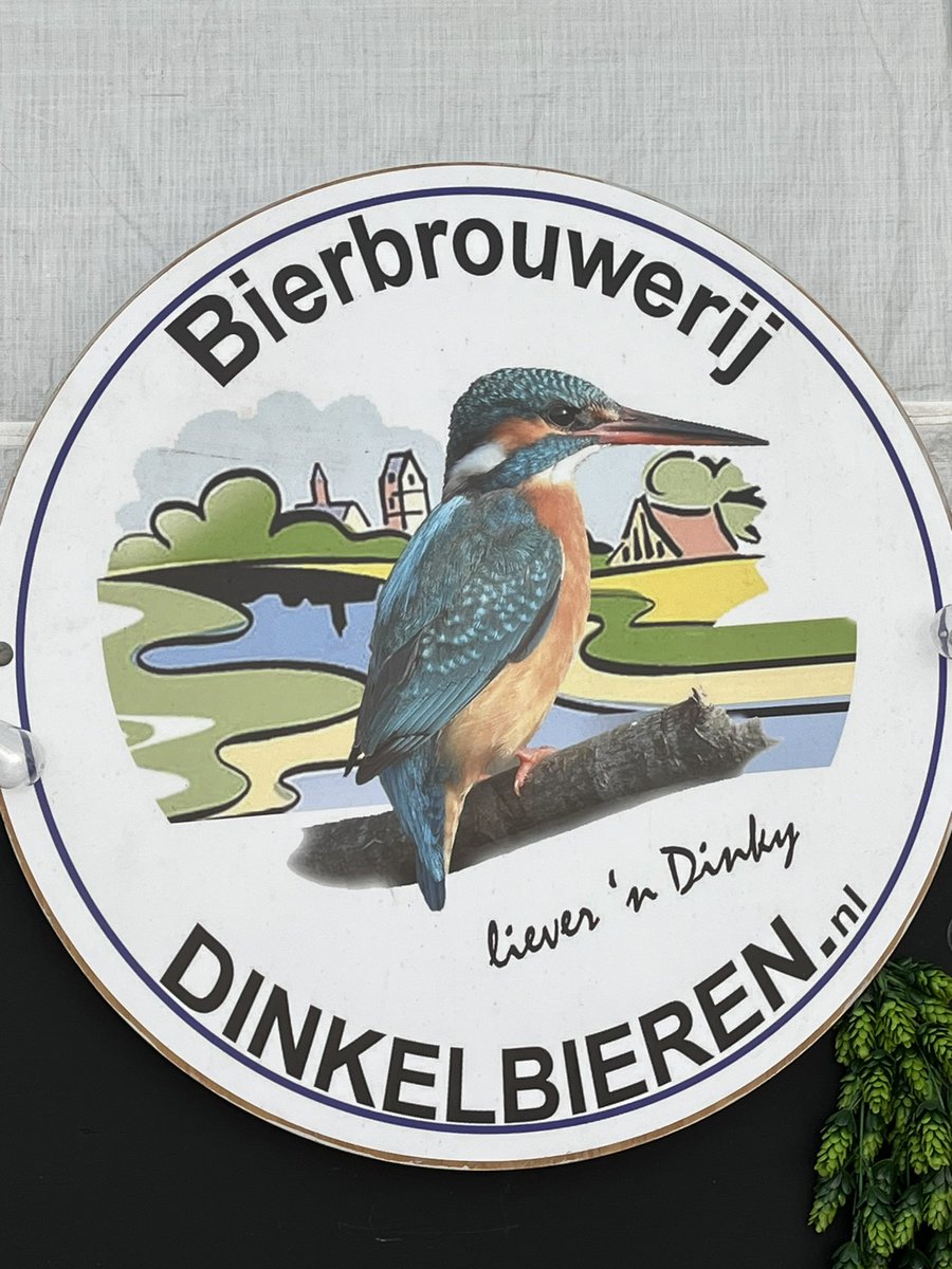 StegemanRobert's tweet photo. Op bezoek bij @dinkelbieren voor een rondleiding en natuurlijk een proeverij.
Super geregeld en heerlijke bieren. 
#teambuilding https://t.co/AywCUhYnOW