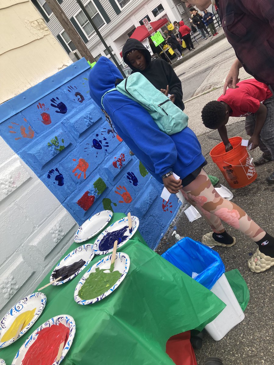 NWSNH's tweet photo. #Neighborfest @neighborworks #NWweek https://t.co/MmoBnd43E6