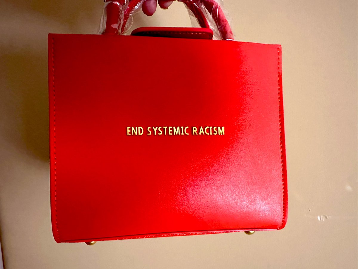lildocd's tweet photo. Wearing orange today in support of efforts to end gun violence @MomsDemand @APApsychiatric @AmerMedicalAssn @mnmed @NationalMedAssn @MNAADocs @MNPsychSoc @ILPsychiatry #EndGunViolence #BanAssaultWeapons #ThisIsOurLane #WearOrange #HadiyaPendleton #WearOrangeDay #StopGunViolence https://t.co/rdxSxy9b78
