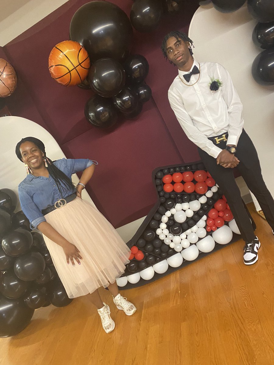 MrsCarter0418's tweet photo. The students came dressed to impress at the SCS Sneaker Ball @ChaundraClay @DPSCreativeS https://t.co/4dzjETdF0Q