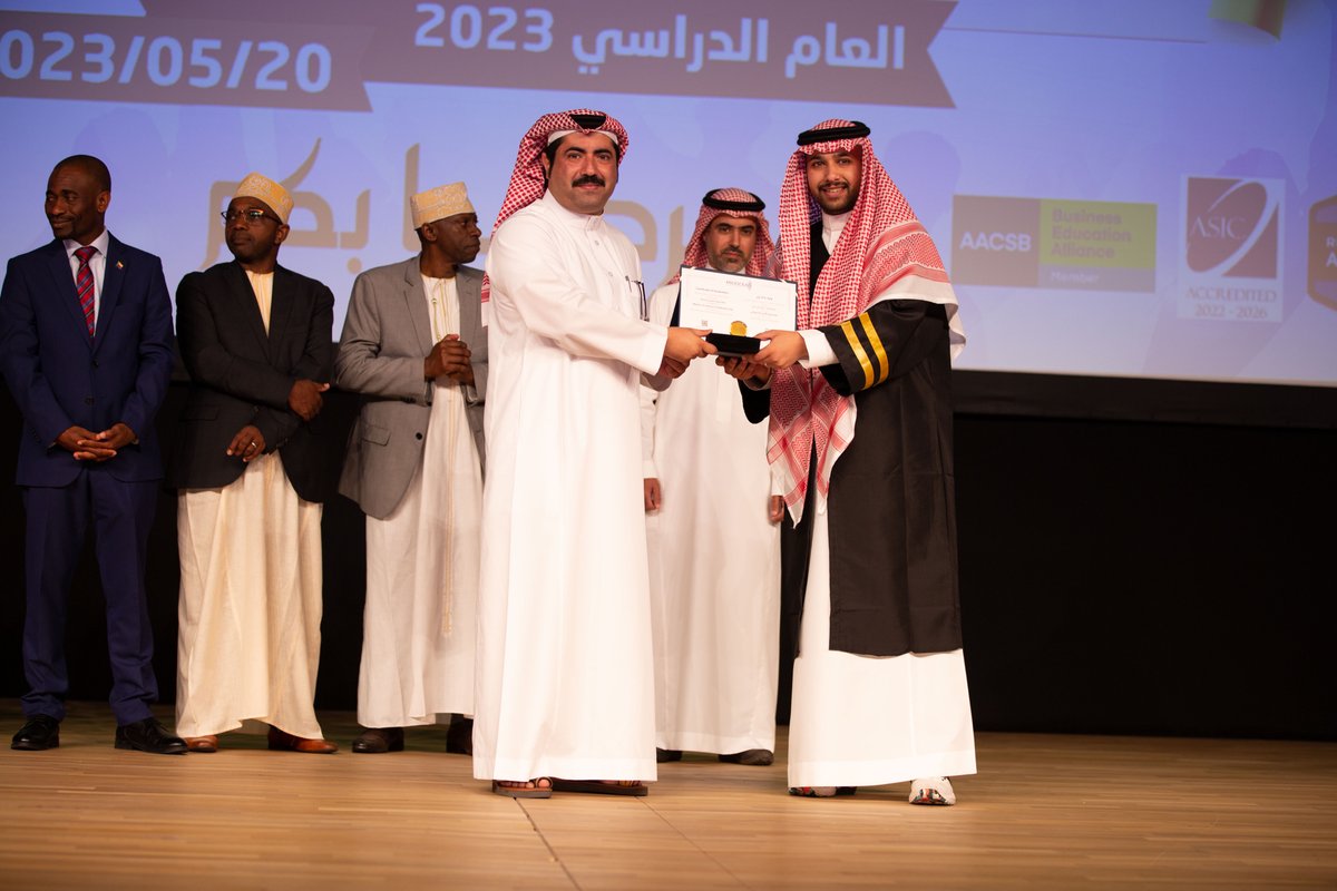 MidoceanEduKm's tweet photo. مقتطفات من حفل التخرج الثالث لجامعة الجميع الذكية

⁧#جامعة_الجميع_الذكية⁩ 
⁦#ESU⁩ 
⁦#Midocean_University⁩ 
⁦#OnlineLearning⁩ https://t.co/9YWKsmaPk4
