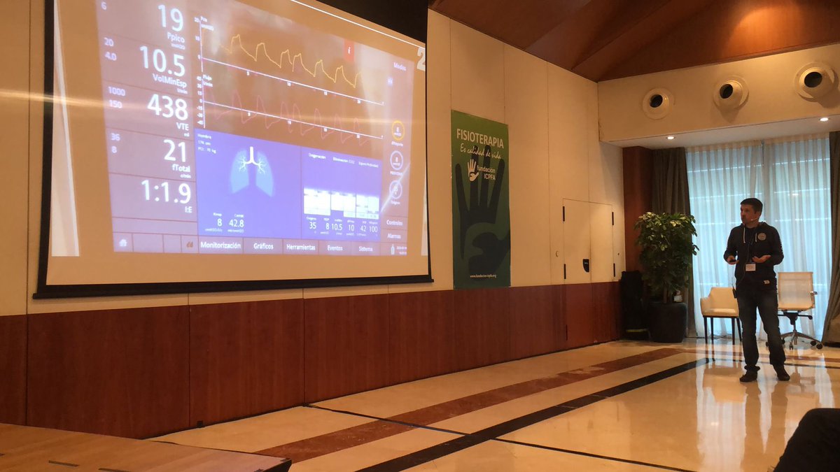 Gracias a <a href="/CHEMAZUAZA/">CHEMA</a> y al <a href="/Colfisio/">Colfisio</a> por la invitación a participar en la jornada clínica de fisioterapia en Uci! Lo disfruté! Puse cara a gente que ahora conozco más 🤗 Claramente un “win-win”!