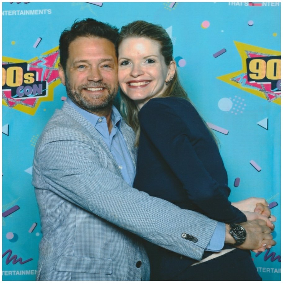 Patricia__Braun's tweet photo. JasonPriestley is not only the Owner of my Heart ,HE is forever on my Skin, 
Autograph he Made on my Arm, turned to a #tattoo ❣
😘 @Jason_Priestley , i'm proud of it! 
#jasonpriestley #beverlyhills90210 #bh90210 #privateeyes ❣ Love Youuuu❣ https://t.co/KmXh49vp0J
