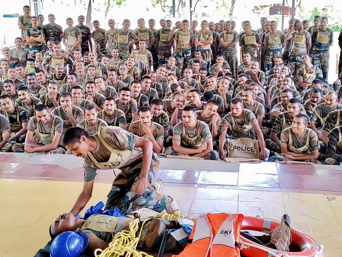 redcrossgujarat's tweet photo. Under the leadership of our hon. #chairman Shri @ajayhpatel9262 sir, #IRCS organised a #training program for #primaryfirstaid and protocols where 232 SRP #youth participated and became #volunteers with #RedCross to tackle upcoming #naturaldisasters in #Gujarat region. https://t.co/qjcP3vlSro