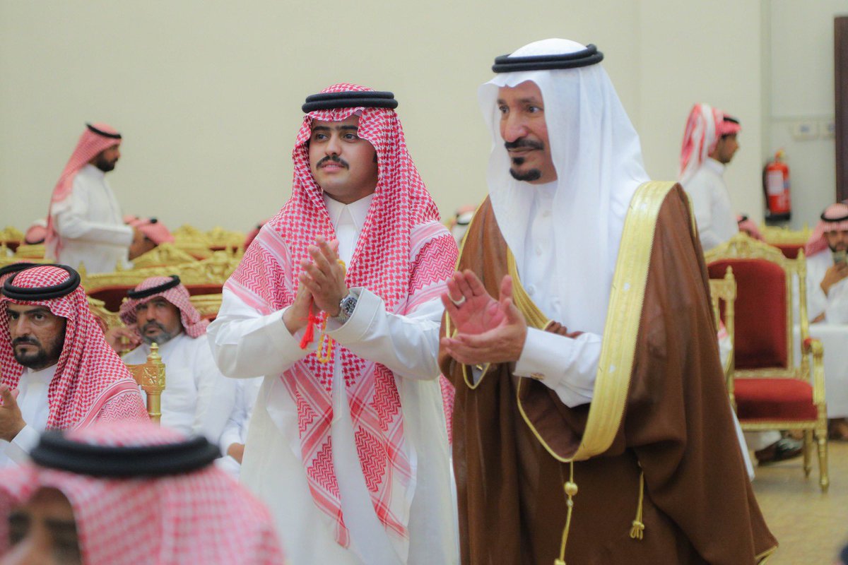 muhamad_aldarim's tweet photo. طلال بن وصل بن غنيم 
يقيم مادبة عشاء على شرف 
قبيلة الدواسر كافه
وتكريم للمنشد : عبيد بن ذيب الرجباني
شبل الدواسر

@shbl_aldwasr 

للمشاهدة الحفل كامل على اليوتيوب ⬇️

https://t.co/rIwkwigIy5 https://t.co/8QzJmYHIip