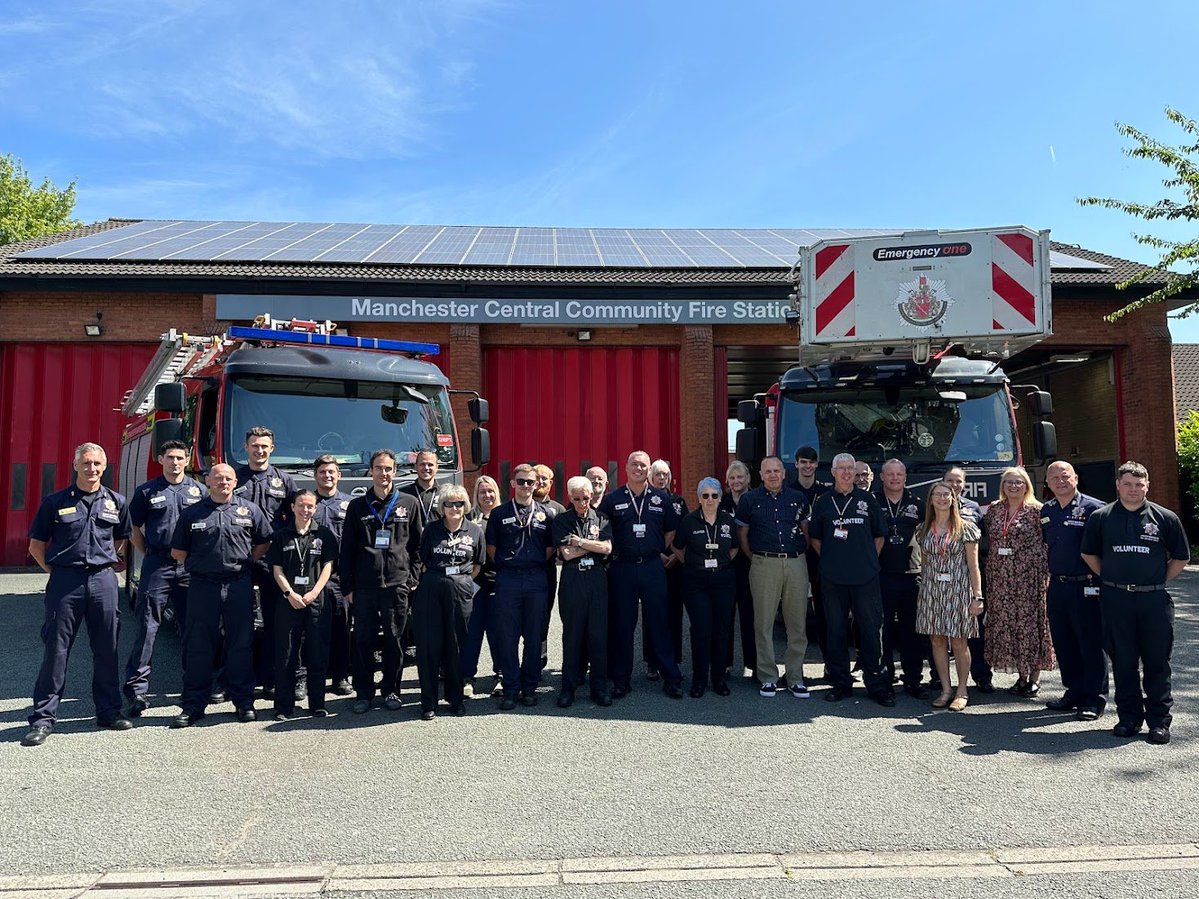 We came together today to thank the dedicated, experienced and skilled #volunteers who frequently give up their own time to support us, our Service and our communities 🙏 Want to follow in their footsteps? 👇 manchesterfire.gov.uk/join-us/volunt… #VolunteersWeek @manchesterfire