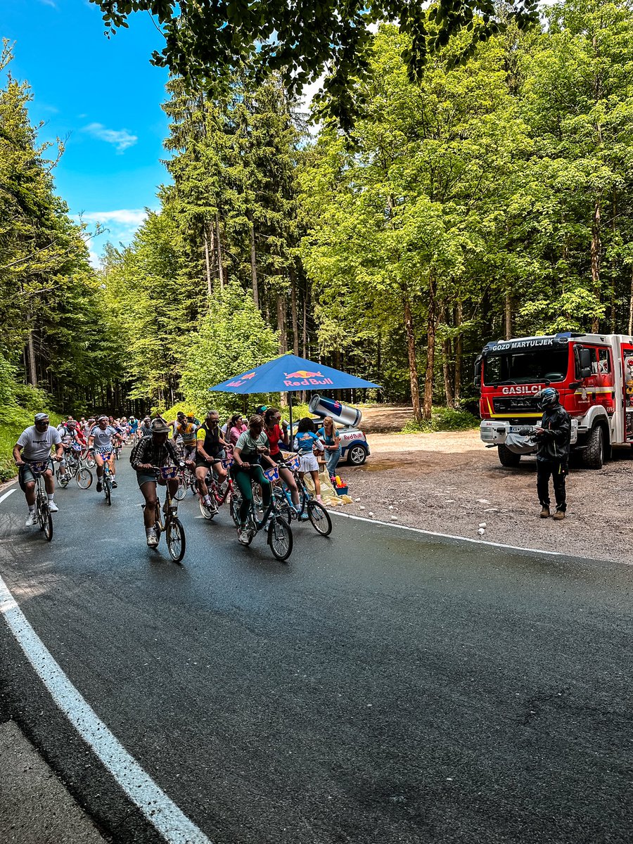 KranjskaGora's tweet photo. Innnโฆ.gremo! ๐ฅณ๐ช๐ป #redbullgonipony
#redbullgonipony #gonipony #event #retro #crazy #pony #rogbikes #vrsic #kranjskagora #julijskealpe #julianalps #myway #mojaslovenija #ifeelsLOVEnia ๐ https://t.co/cPWH0BRTmR