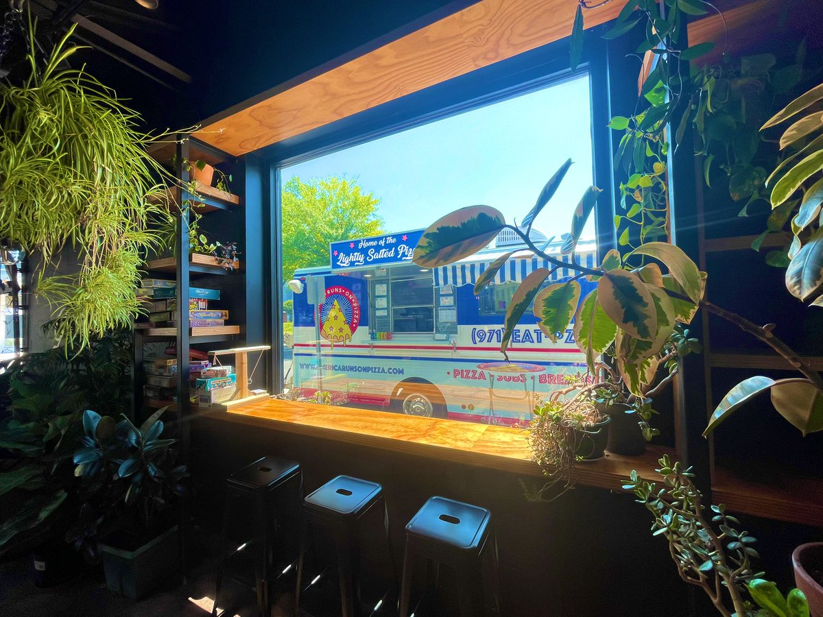 RunsOnPizza's tweet photo. ~ Today (06/03)~ We will be set up at The @oddstorybrewing: Greenhouse Barrel + Taproom from Noon-4:00pm! Chill out with some fine Pizza 🍕&amp; Brews 🍻 https://t.co/STnxtnUFpg