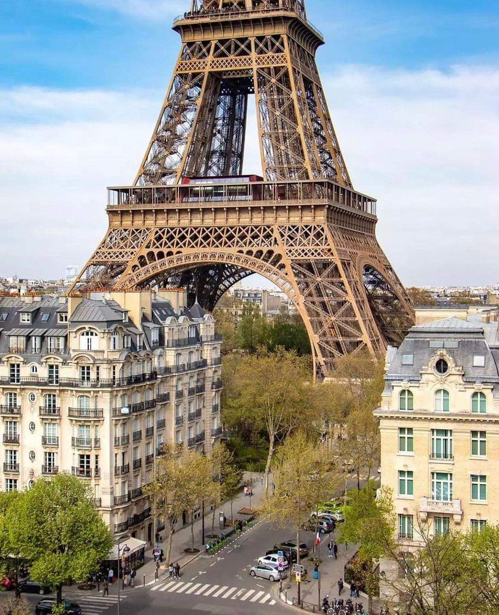Paris, Always Amazing

Tour Eiffel & les immeubles haussmanniens 

Crédit Photo: @michaelangelopix

Follow us on IG: @champselysees_paris
champselysees-paris.com

© Paris, Always an Amazing idea!

#paris #igersparis  #haussmannien #toureiffel #eiffeltower