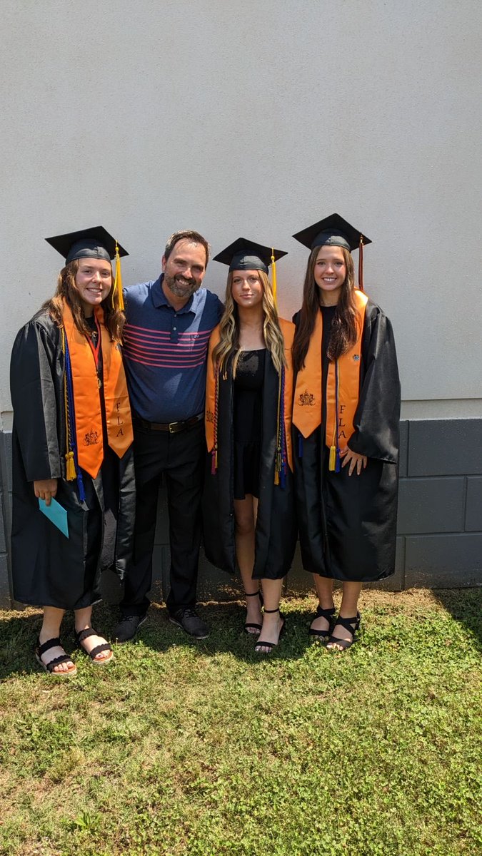 Brad Thompson tweet media