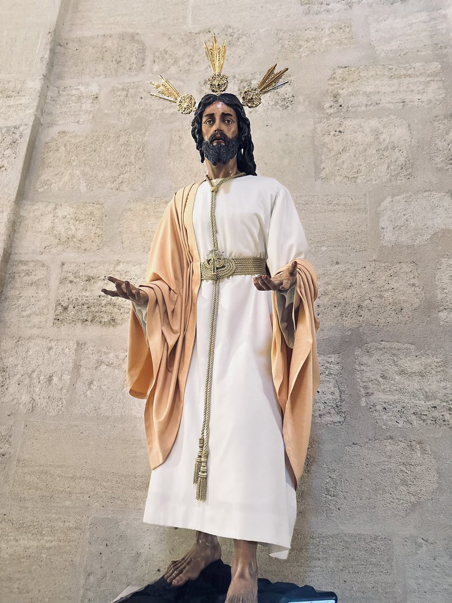 AgrupacionVR's tweet photo. Si bien el pasacalles ha tenido un mal sabor de boca por la lluvia, en estos instantes nuestra formación disfruta de cerca de Nuestro Padre Jesús en su Prendimiento.

@PrendimientoAlm 

#AlmeríaCautiva #ElPrendimiento75 https://t.co/TVgzLwpoWZ