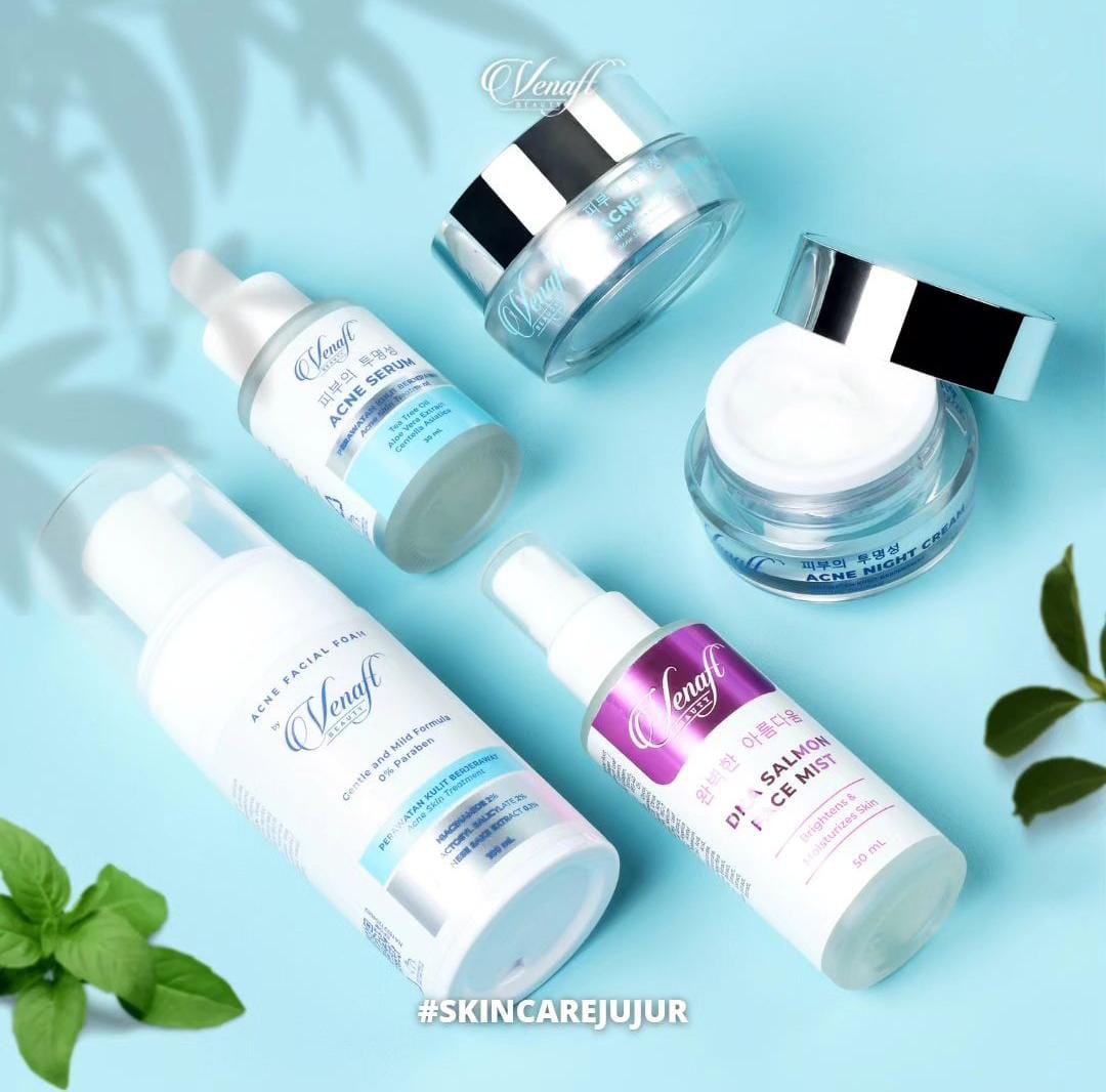 nengjago_1's tweet photo. Kombinasi produk skincare Venaft Beauty, se rekomended itu utk perawat kulitmu π₯Ί
#venaftbeauty #skincarejujur #AgingGorgeously #skintreatment #beautytips #skincare https://t.co/gIIsJPmr4N