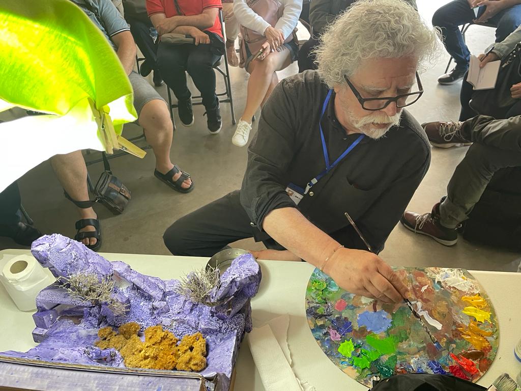 pessebrescat's tweet photo. Plantejament, figures, electricitat i soldadura, perspectiva, pintura, complements amb 3D. Jornada #DASC2023 @pessebrescat molt intens i profitosa
#pessebrisme #pessebre800anysv #associacionisme
@EnsAssoc @CulturaDIBA @cultpopular_cat @cultura_cat https://t.co/jIBlfmFmjN