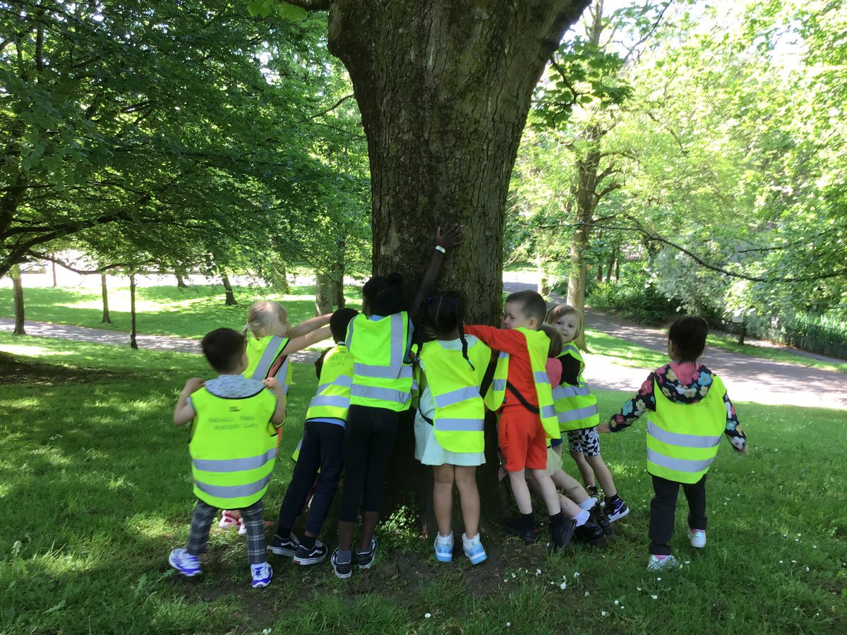 On an adventure to #alexandrapark #sunshine #smiles #hugatree