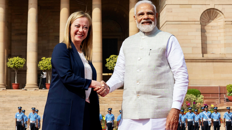 La premier #GiorgiaMeloni esprime “amicizia e solidarietà a Narendra Modi e a tutto il popolo in #India in questo tragico momento”, dopo il tagico incidente ferroviario

In un tweet il Presidente del Consiglio, Giorgia Meloni, esprime “profondo cordoglio

ildifforme.it/politica/india…
