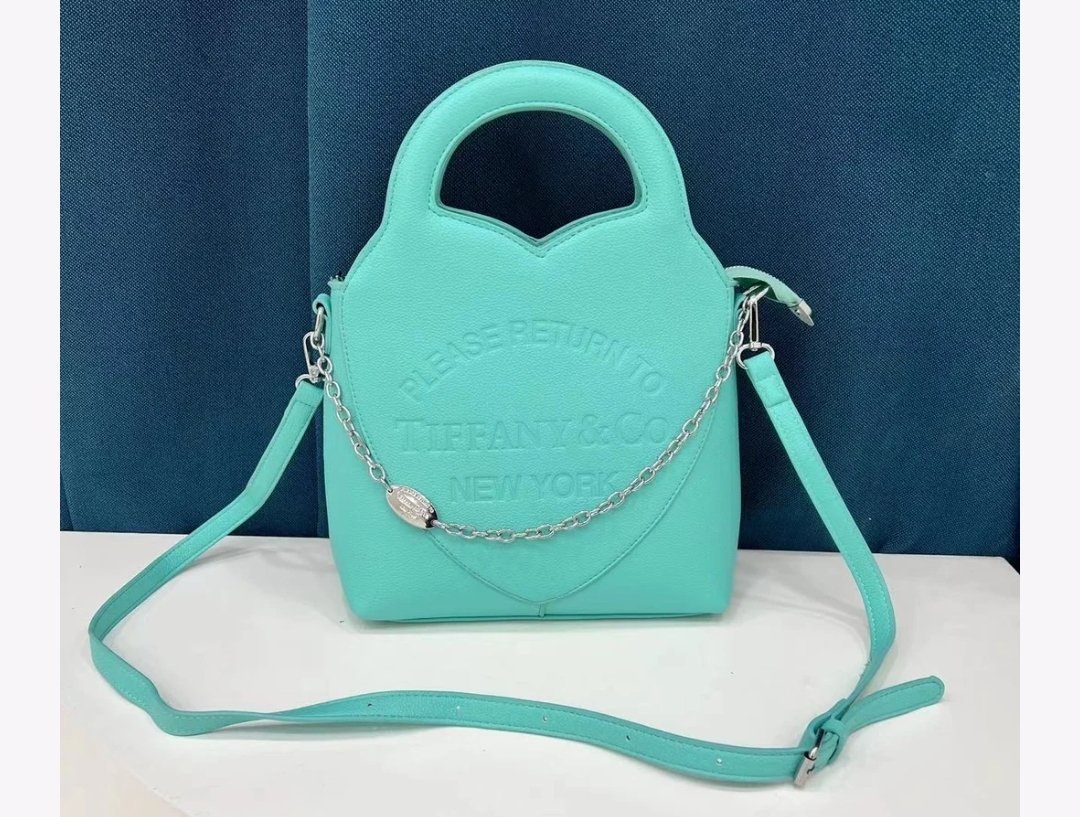 lisadonato's tweet photo. @ShopSheRocks @Fearlesslori___ Hello and good morning. I'm looking for this blue bag period do you have it in stock and how long would it take to ship to new jersey..... Thank you https://t.co/ecCI3JleUS