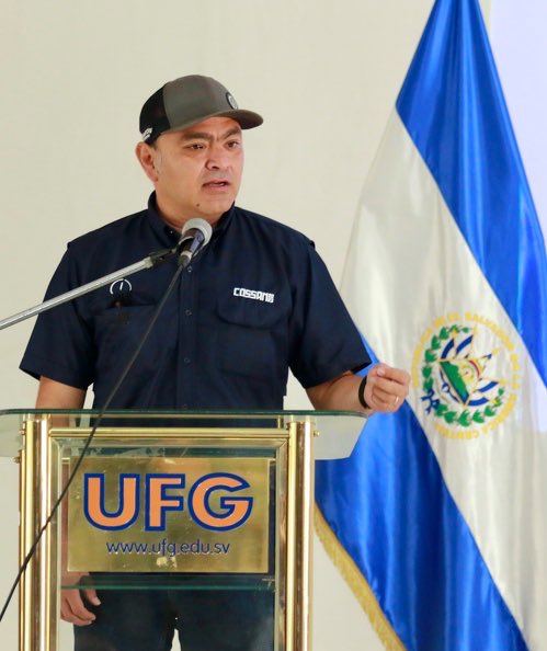 SSalvador2023's tweet photo. 🗣🇸🇻

Esta mañana técnicos del COSSAN2023 realizan la capacitación especifica a voluntarios de Protocolo de salas VIP, en la Universidad Francisco Gavidia.

#SanSalvador2023 #EsMomentoDeTrascender https://t.co/Hn3WNVjm8W