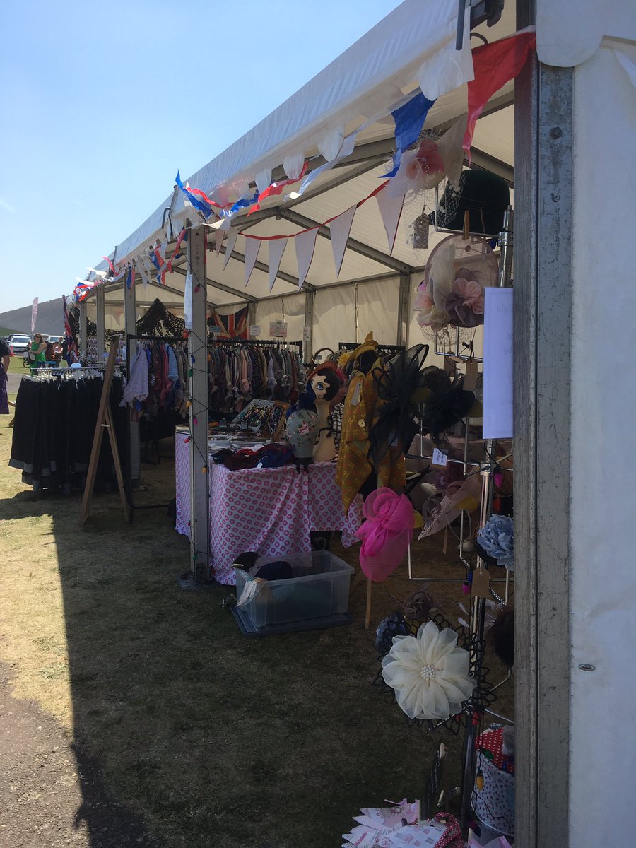 barryfindlay4's tweet photo. Wonderful weather and a great event @RAFMUSEUM Cosford with their Vintage Fair . Brilliant flypast by @RAFBBMF Spitfire producing wonderful atmosphere at a special family event https://t.co/73usQrdLd9