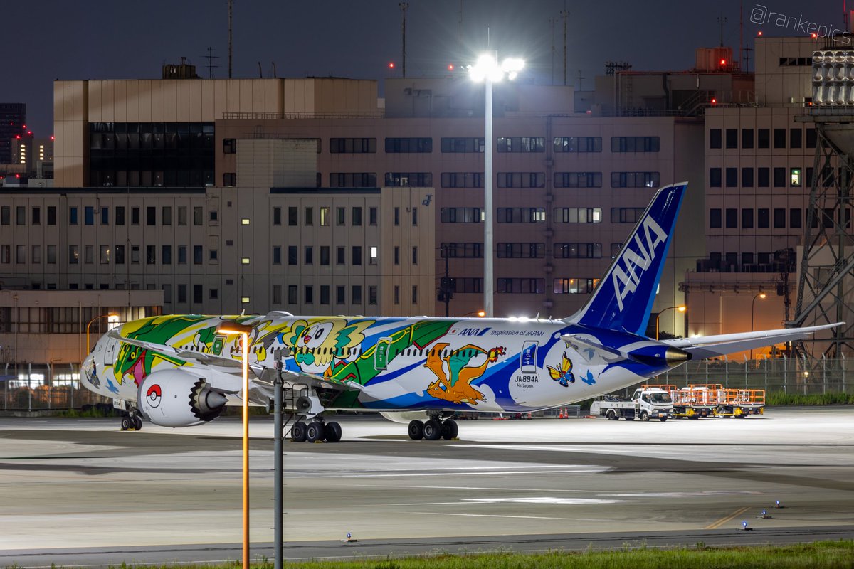 rankepics's tweet photo. 早速ご対面
#そらとぶピカチュウプロジェクト
#JA894A 
#ANA https://t.co/NJR5Adr35K