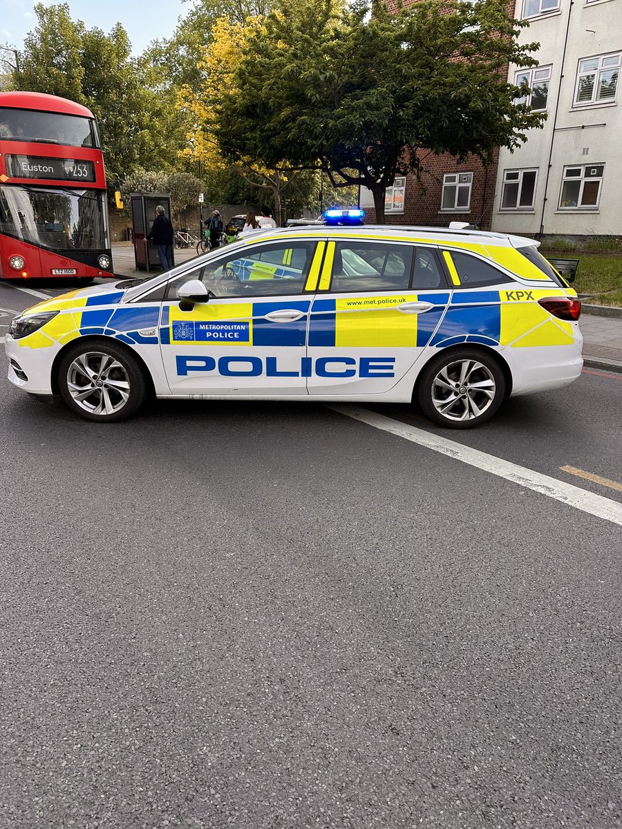 MPSHackney's tweet photo. Upper Clapton Road CLOSED north from the Lea Bridge roundabout due to a police incident. We we will reopen as quick as we can. South bound to the roundabout is not affected https://t.co/q5fqvGb6vc
