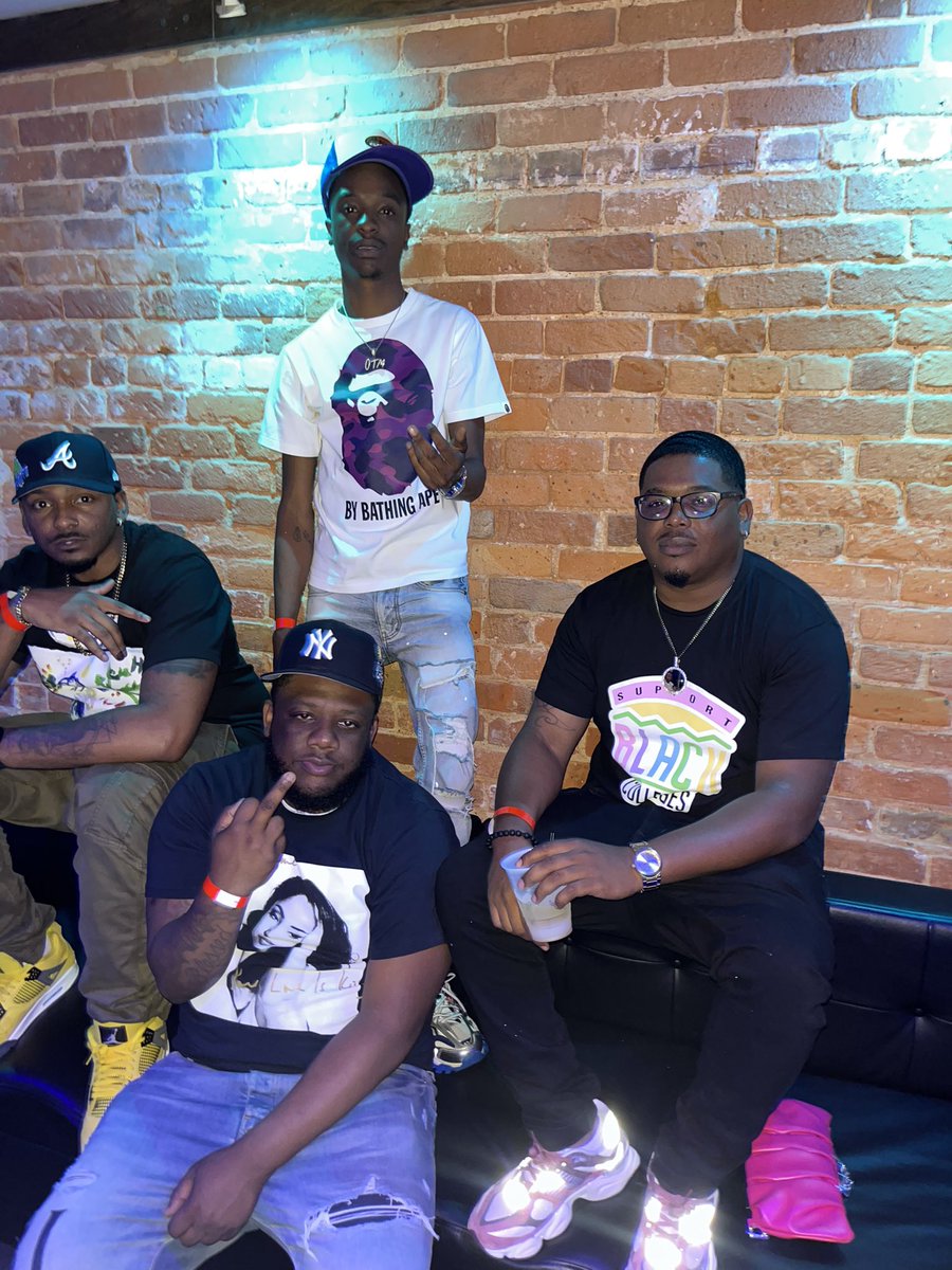 otm_lek's tweet photo. These niggas be lame, bitch, claiming they got gang ties 💫 💫 💫… https://t.co/8VcFDdCn0u