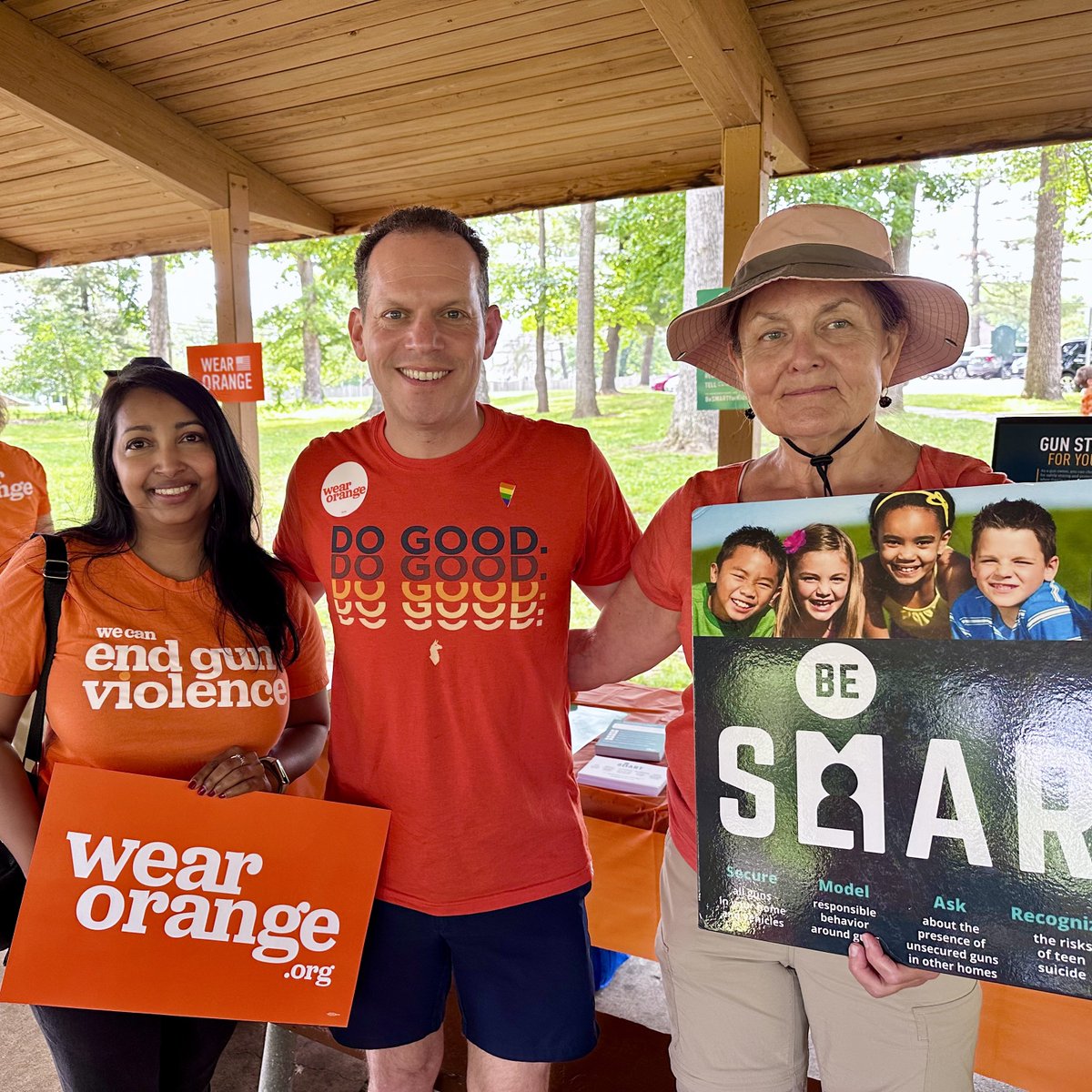 EvanMGlass's tweet photo. We wear orange because an average of 800 Marylanders die by gunfire every year. We must end gun violence. Enough is enough. #wearorange #endgunviolence https://t.co/DzkFvggDpJ