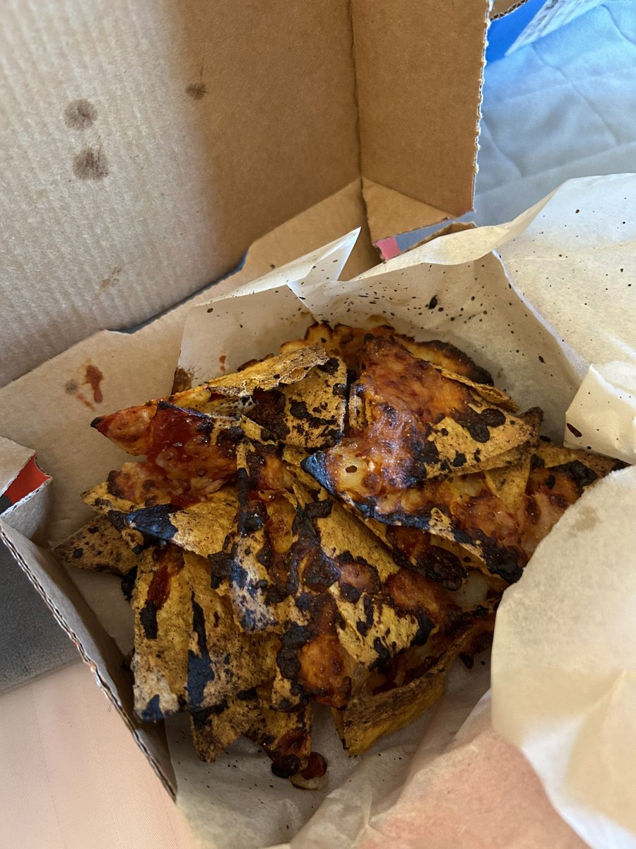 charlshort's tweet photo. Is @Dominos_UK actually having a laugh🤣🤣🤣 https://t.co/xV1pItsCVx