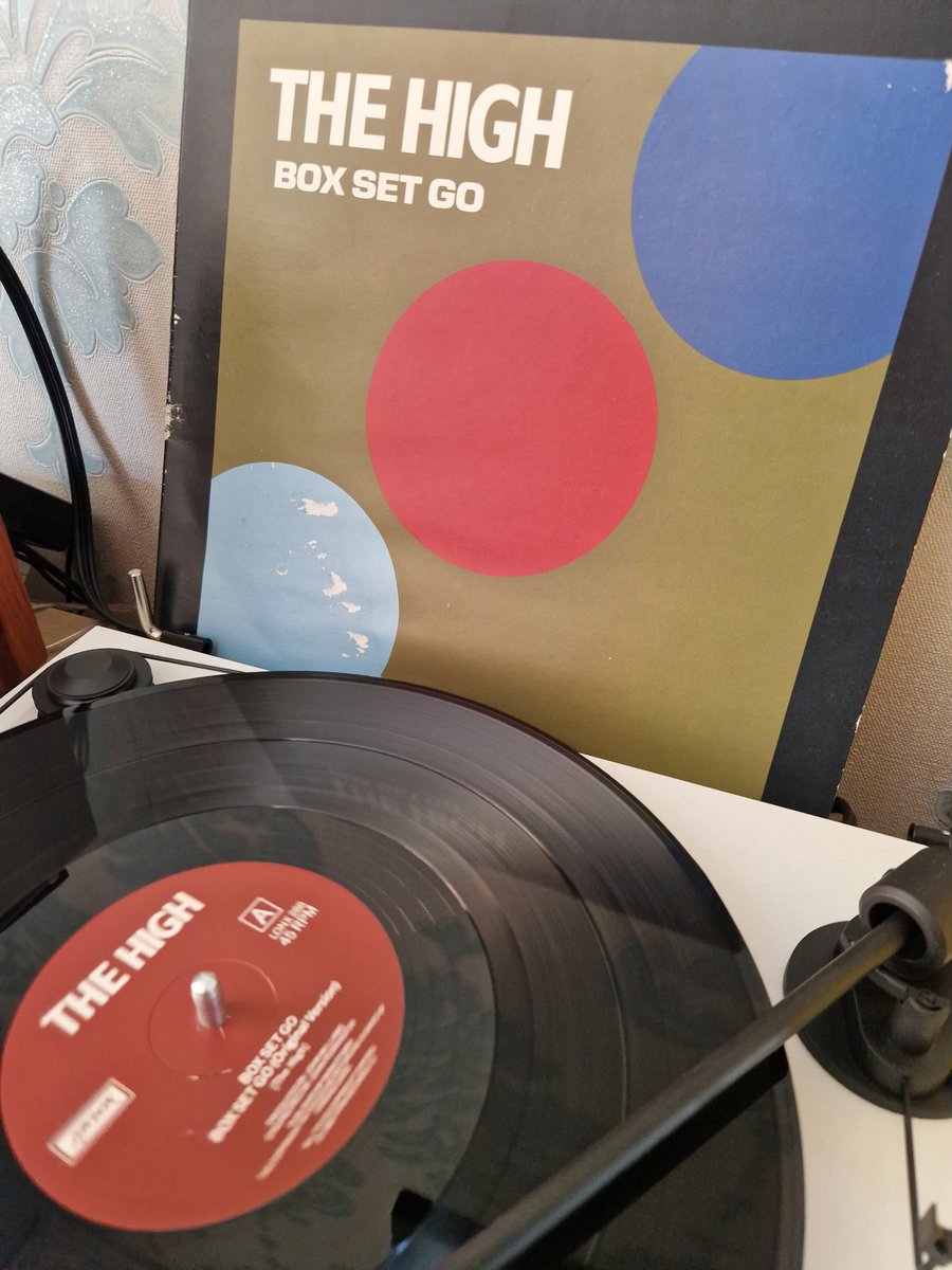 Userselon192's tweet photo. #NowPlaying
#TheHigh
#BoxSetGo https://t.co/CsIkmEShxO