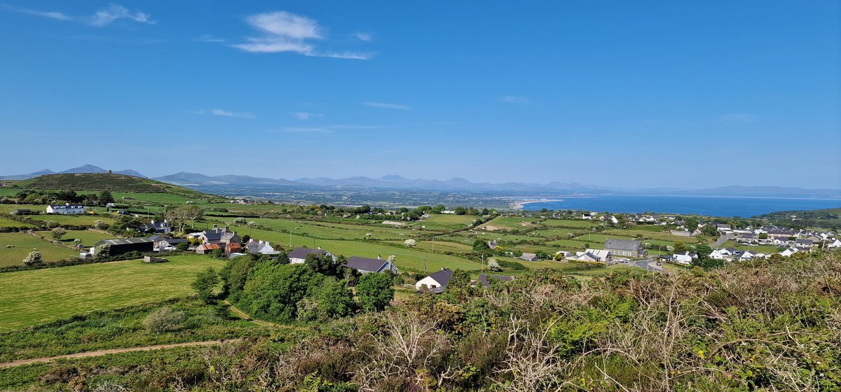 Wel am ddiwrnod hyfryd! ☀️ // What an amazing day! ☀️

<a href="/ThePhotoHour/">#ThePhotoHour</a> <a href="/StormHour/">#StormHour</a> <a href="/northwaleslive/">North Wales Live</a> <a href="/S4Ctywydd/">S4C Tywydd</a> #Wales #Cymru #thephotohour #StormHour