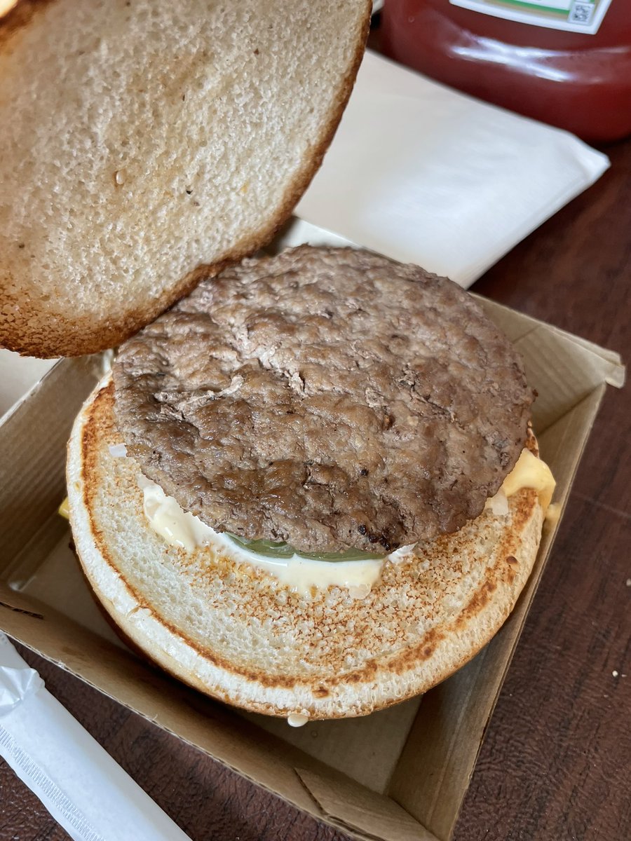 laurg22's tweet photo. @McDonaldsCanada where’s the beef ? Literally I know everything has gone up in cost but I thought a Big Mac is big this is the first time I’ve seen a small Big Mac this is not what I paid for https://t.co/NhGdYzgxt9
