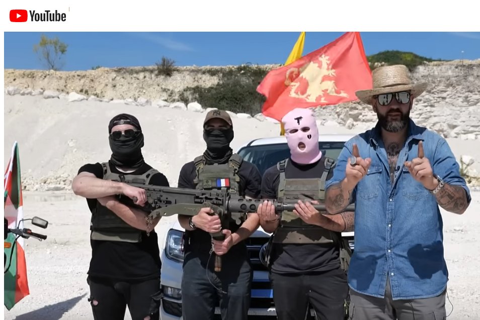 Quand c'est l'extrême droite, c'est autorisé : 

-Débarquer dans un village
-Amener des armes de guerre et des types en équipement militaire
-Débarquer dans la mairie
-Mimer le viol du maire, personnifié par un animal

Le tout en vidéos vues des centaines de milliers de fois.